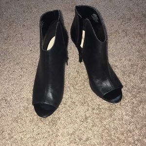 Nine West black shoes